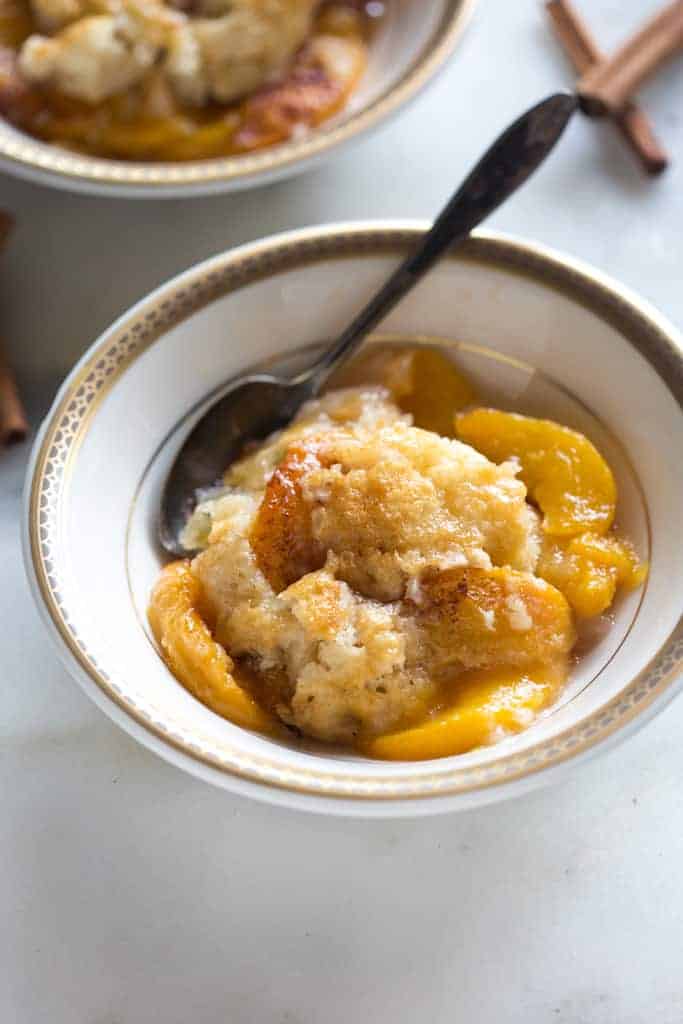Old-Fashioned Peach Cobbler: Simple Classic for Any Season
